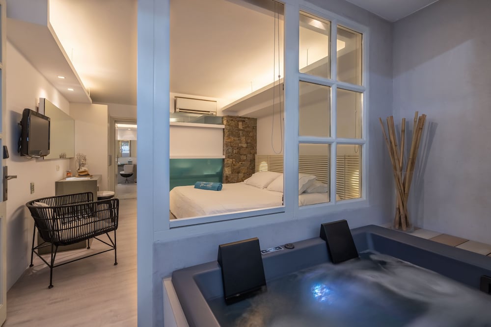 Semeli Hotel — Hotel rooms in Mykonos Town, South Aegean