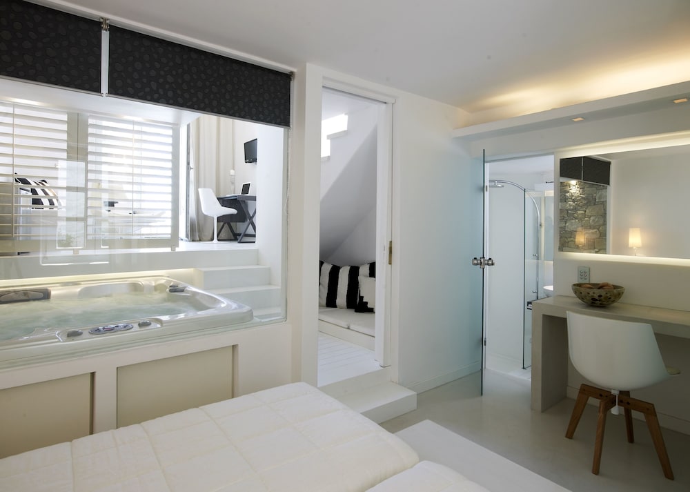 Semeli Hotel — Hotel rooms in Mykonos Town, South Aegean