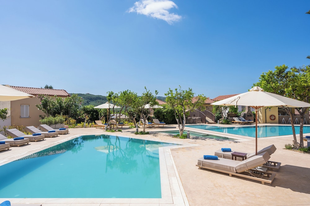 Spilia Village Hotel & Villas — Swimming pool in Platanias