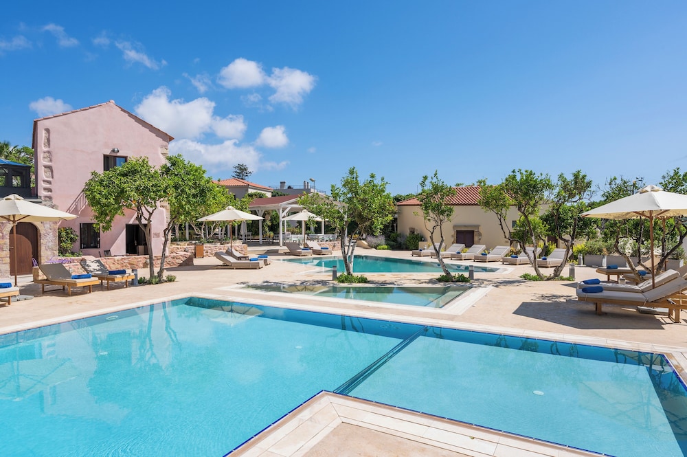 Spilia Village Hotel & Villas — Swimming pool in Platanias