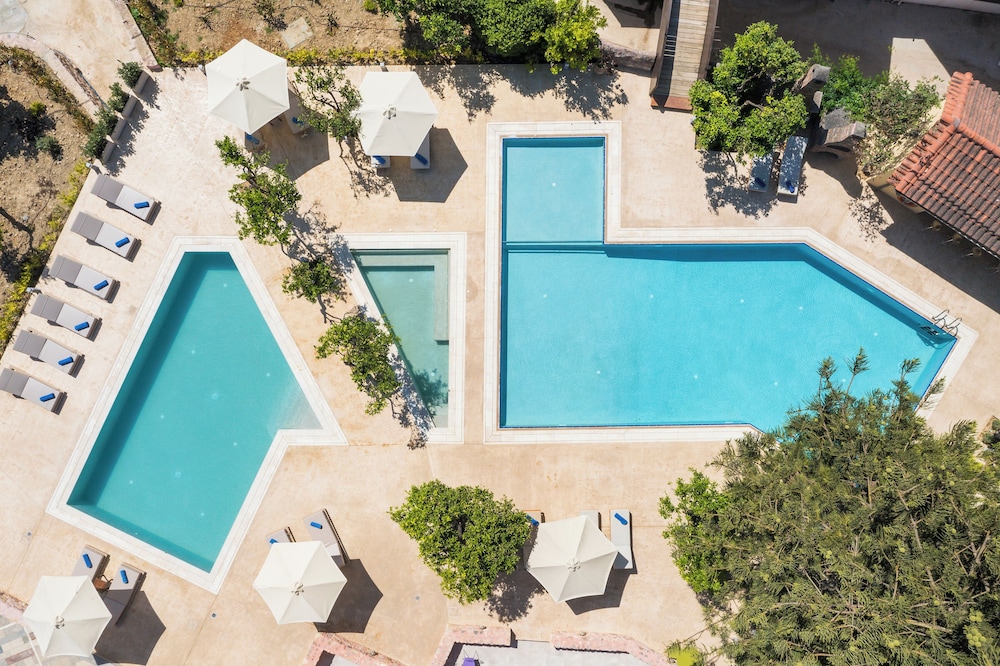 Spilia Village Hotel & Villas — Swimming pool in Platanias