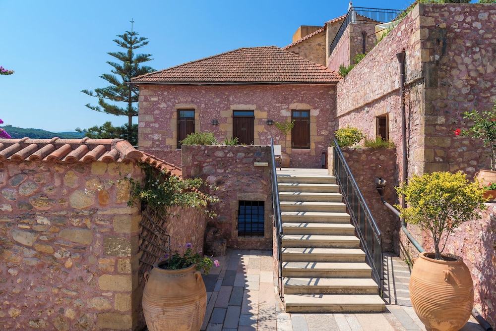 Spilia Village Hotel & Villas — Hotel building in Platanias