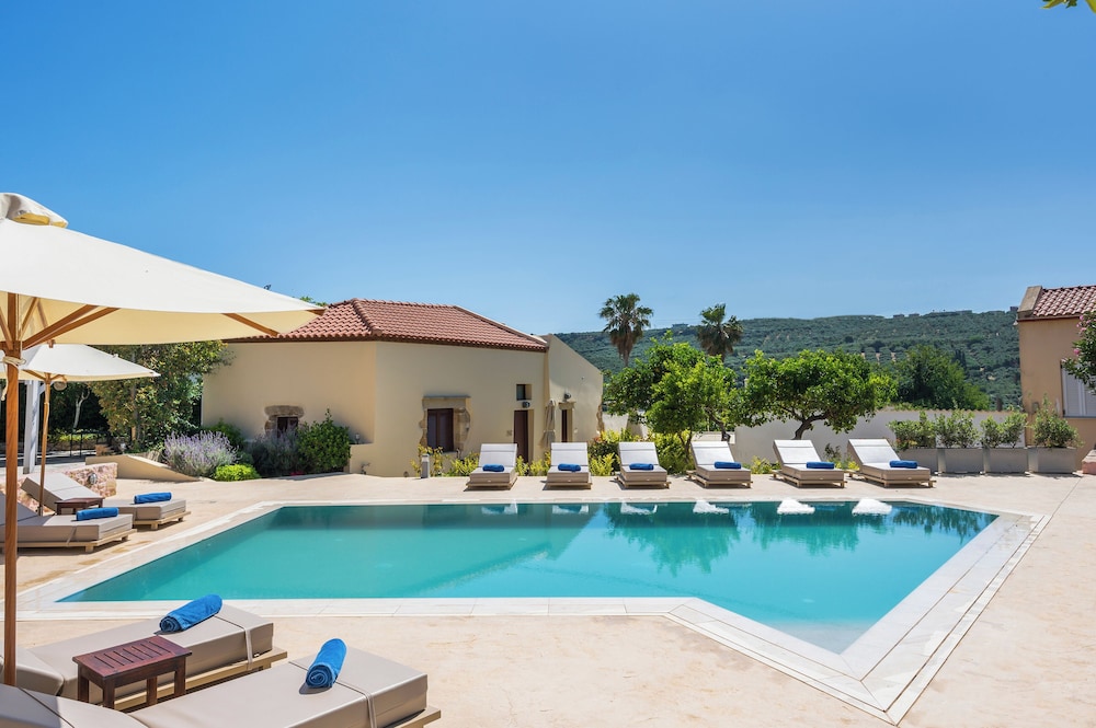 Spilia Village Hotel & Villas — Swimming pool in Platanias