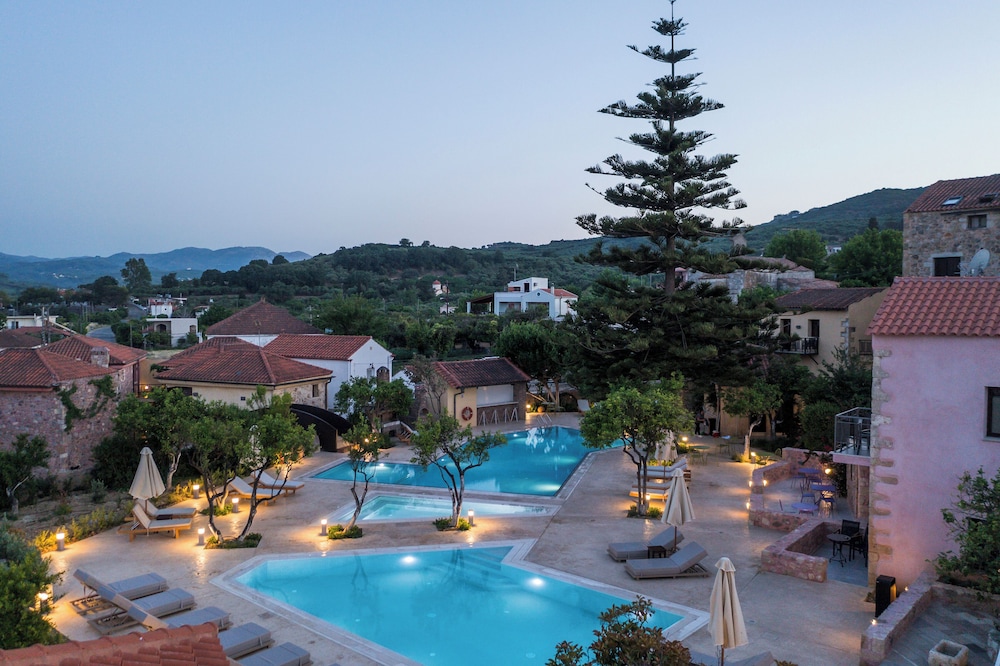 Spilia Village Hotel & Villas