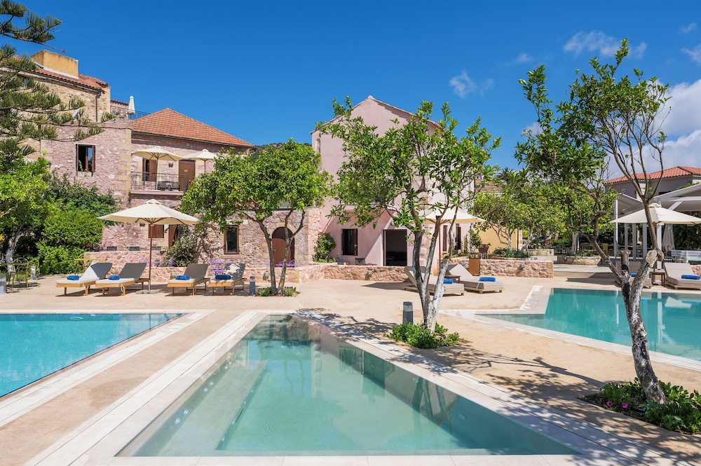 Spilia Village Hotel & Villas — Swimming pool in Platanias