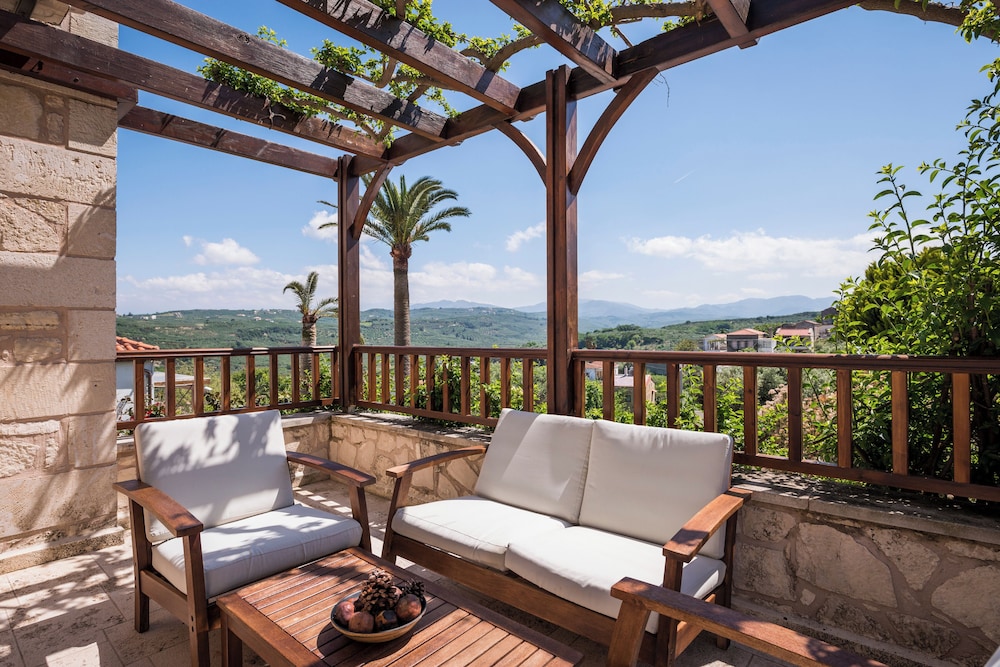 Spilia Village Hotel & Villas — Hotel building in Platanias