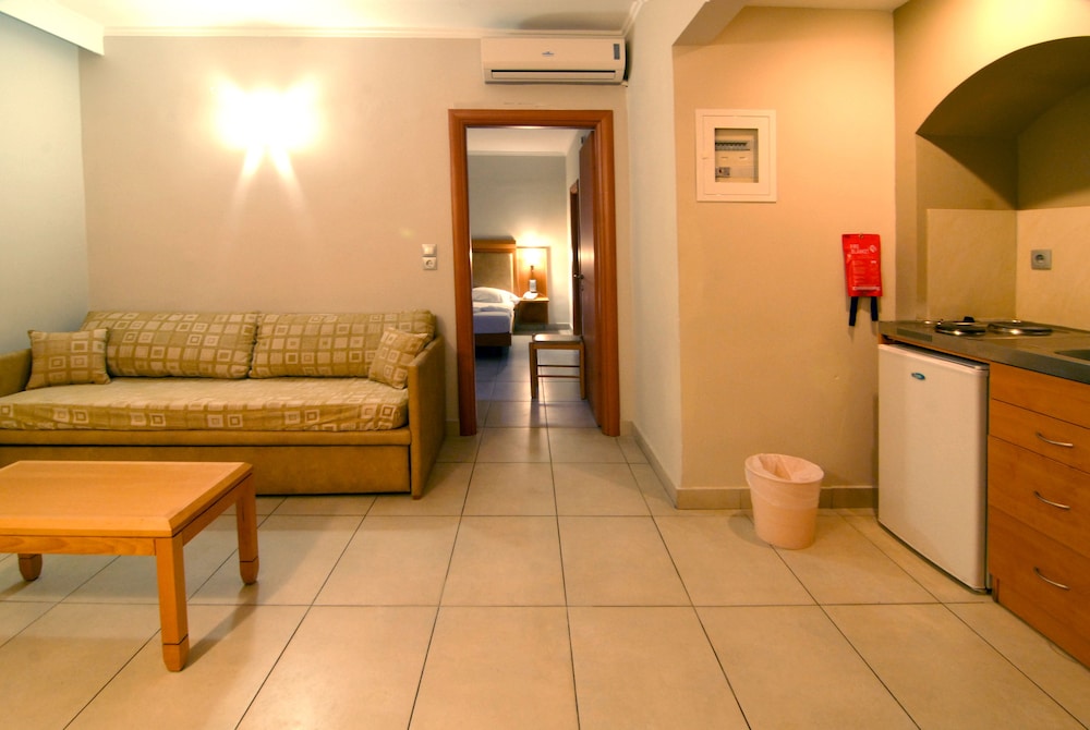 Saint Constantin Hotel — Hotel rooms in Kos Town, South Aegean