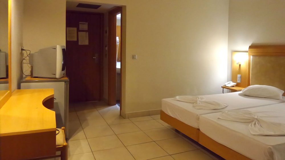 Saint Constantin Hotel — Hotel rooms in Kos Town, South Aegean