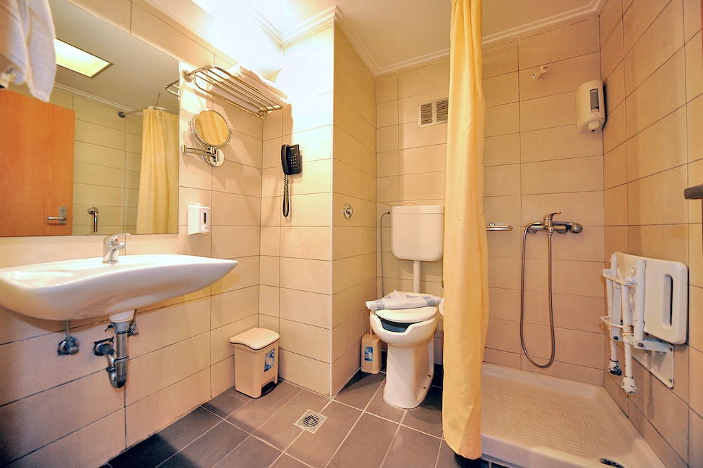 Saint Constantin Hotel — Hotel rooms in Kos Town, South Aegean
