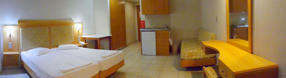 Saint Constantin Hotel — Hotel rooms in Kos Town, South Aegean