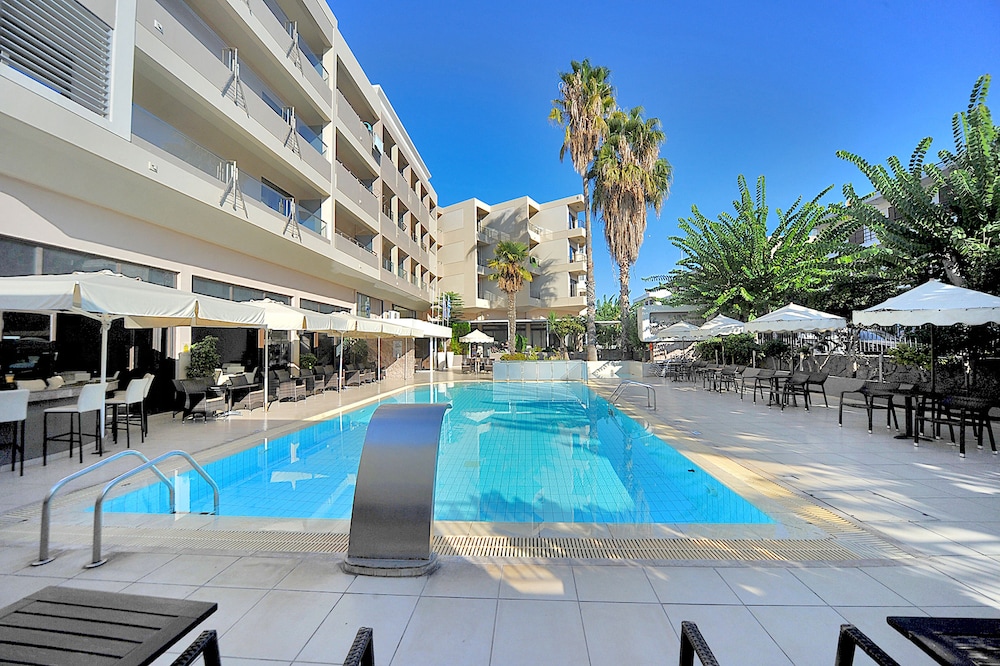 Saint Constantin Hotel — Main photo in Kos Town, South Aegean
