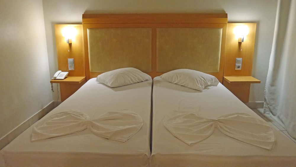 Saint Constantin Hotel — Hotel rooms in Kos Town, South Aegean