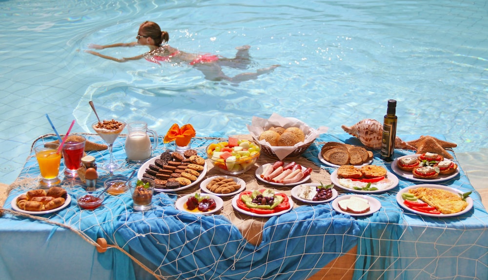 Saint Constantin Hotel — Swimming pool in Kos Town, South Aegean
