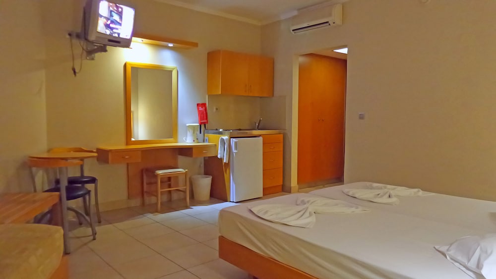Saint Constantin Hotel — Hotel rooms in Kos Town, South Aegean