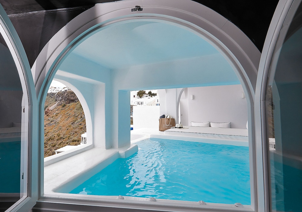 Dana Villas & Infinity Suites — Hotel rooms in Firostefan, South Aegean