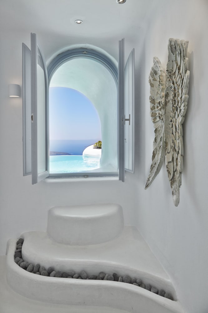 Dana Villas & Infinity Suites — Hotel rooms in Firostefan, South Aegean