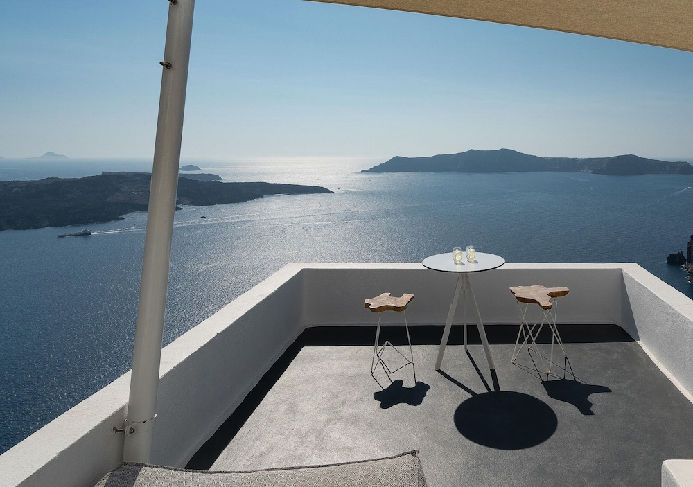 Dana Villas & Infinity Suites — Restaurant & bars in Firostefan, South Aegean