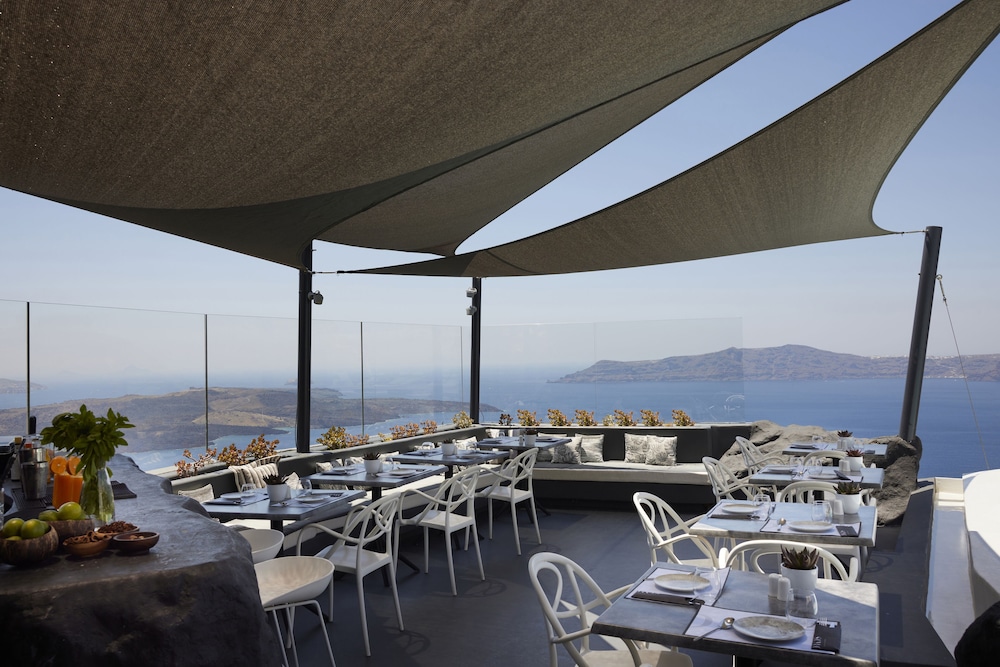 Dana Villas & Infinity Suites — Restaurant & bars in Firostefan, South Aegean