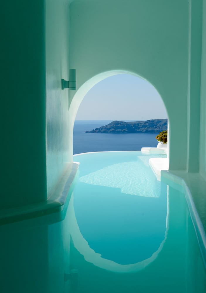 Dana Villas & Infinity Suites — Swimming pool in Firostefan, South Aegean