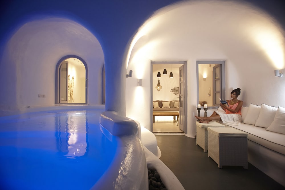 Dana Villas & Infinity Suites — Spa in Firostefan, South Aegean