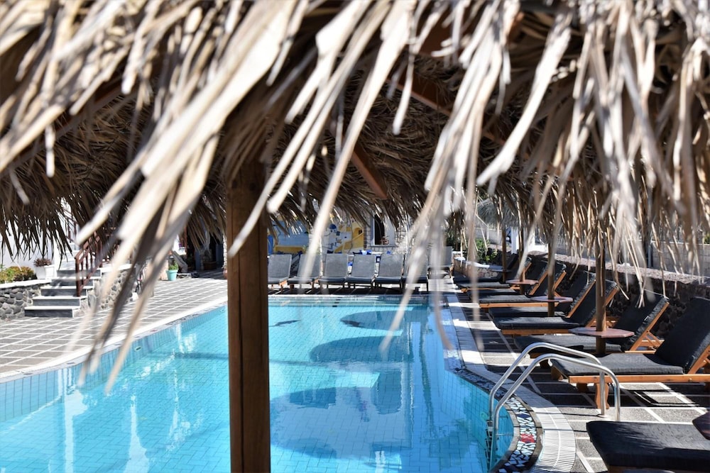 Kafouros Hotel — Swimming pool in Kamari, South Aegean