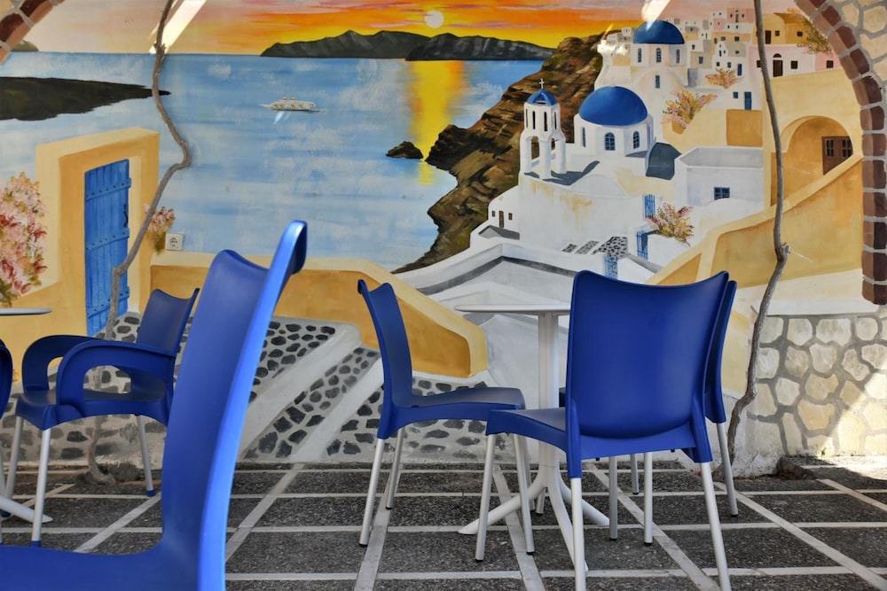 Kafouros Hotel — Restaurant & bars in Kamari, South Aegean