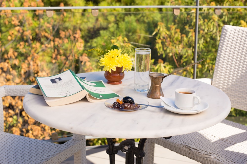 Sunrise Resort Hotel — Restaurant & bars in Lesvos Island