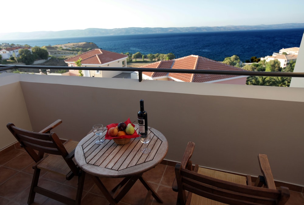 Sunrise Resort Hotel — Hotel rooms in Lesvos Island
