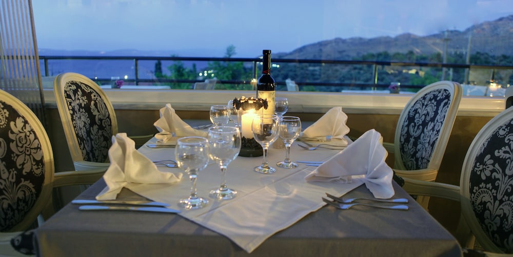 Sunrise Resort Hotel — Restaurant & bars in Lesvos Island