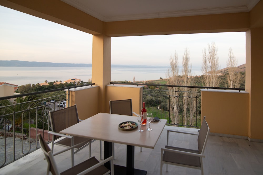 Sunrise Resort Hotel — Hotel rooms in Lesvos Island