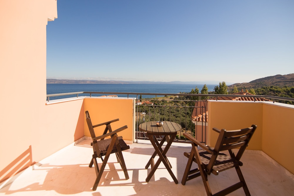 Sunrise Resort Hotel — Hotel rooms in Lesvos Island