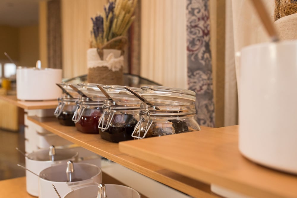 Sunrise Resort Hotel — Restaurant & bars in Lesvos Island