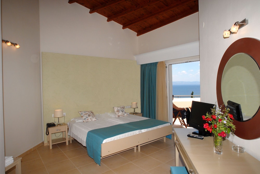 Sunrise Resort Hotel — Hotel rooms in Lesvos Island