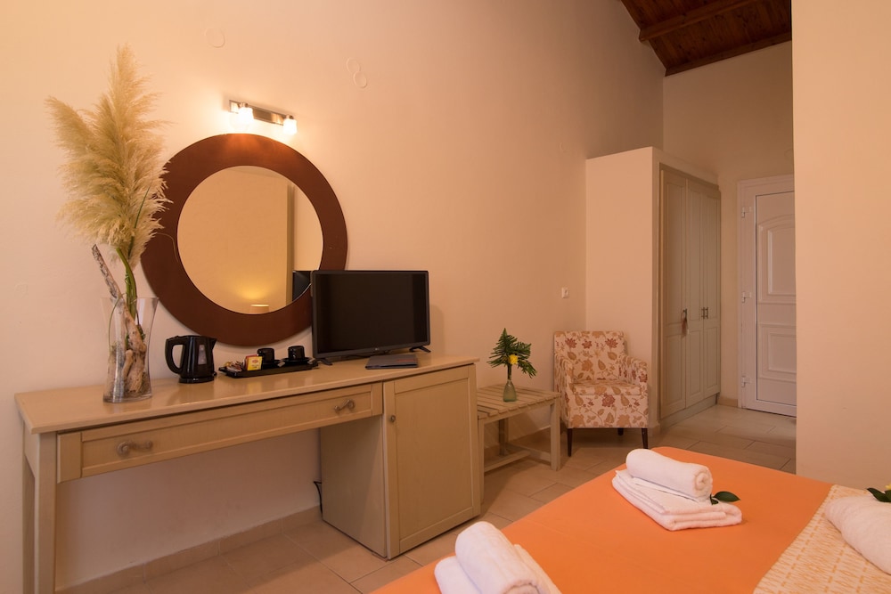 Sunrise Resort Hotel — Hotel rooms in Lesvos Island