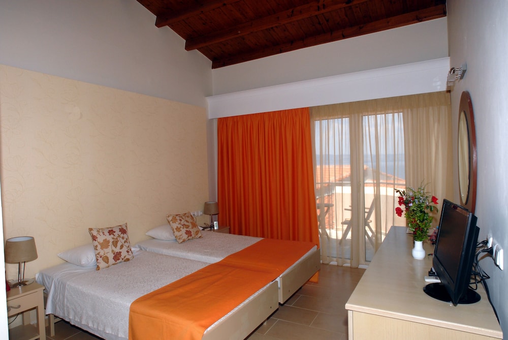 Sunrise Resort Hotel — Hotel rooms in Lesvos Island