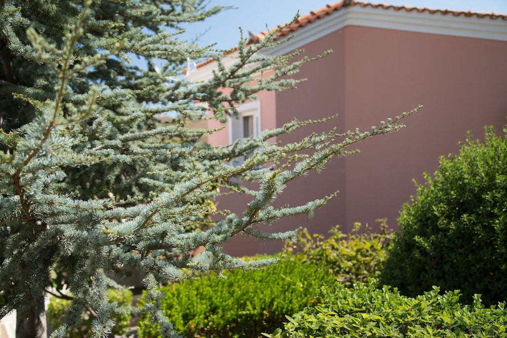 Sunrise Resort Hotel — Hotel building in Lesvos Island