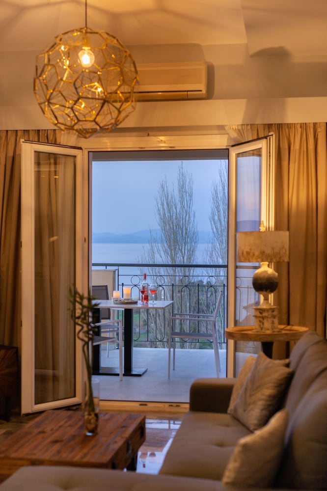 Sunrise Resort Hotel — Hotel rooms in Lesvos Island