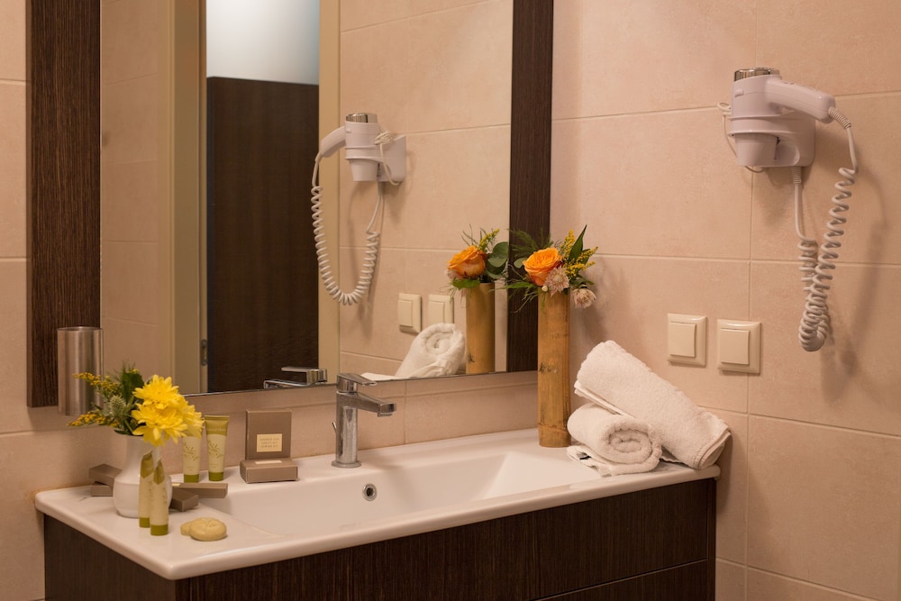 Sunrise Resort Hotel — Hotel rooms in Lesvos Island