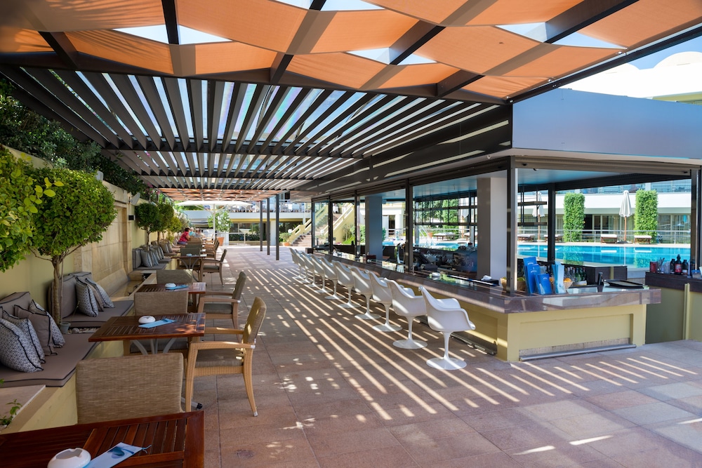 Thalassa Beach Resort - Adults Only — Restaurant & bars in Chania