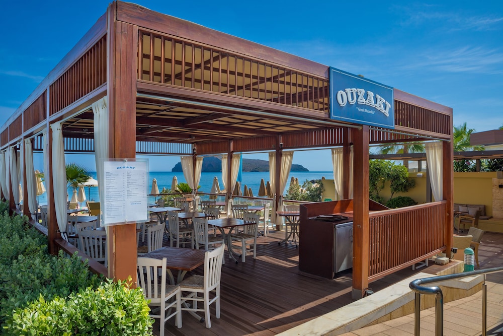 Thalassa Beach Resort - Adults Only — Restaurant & bars in Chania