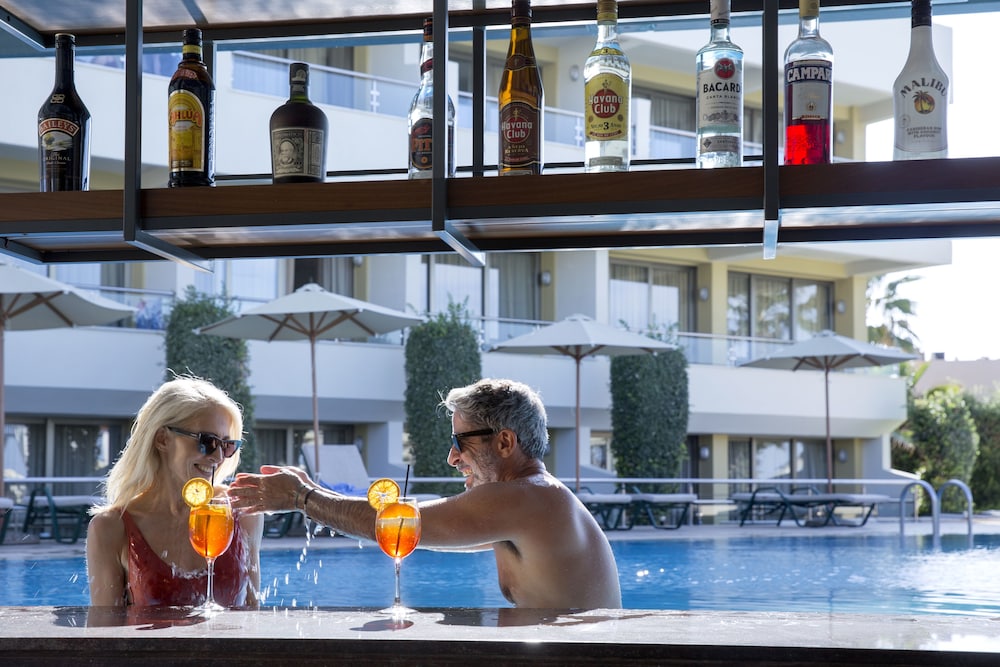 Thalassa Beach Resort - Adults Only — Restaurant & bars in Chania
