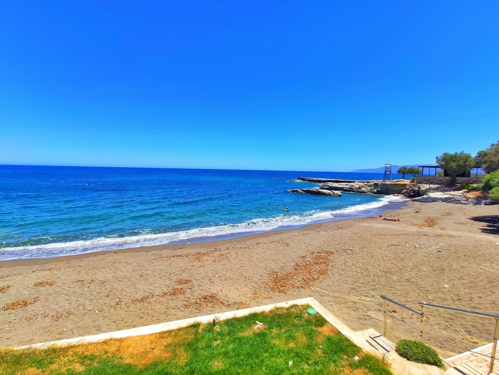Thalia deco City & Beach Hotel — Beach in Hersonissos