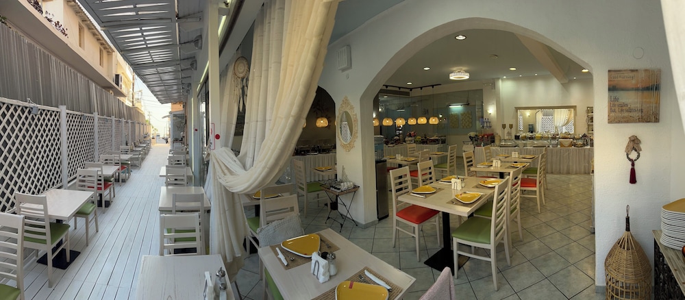 Thalia deco City & Beach Hotel — Restaurant & bars in Hersonissos