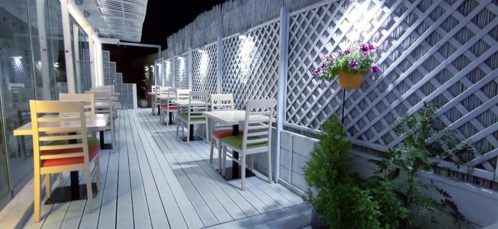 Thalia deco City & Beach Hotel — Restaurant & bars in Hersonissos