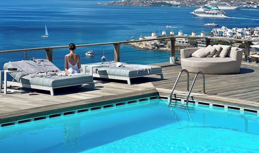 Tharroe of Mykonos