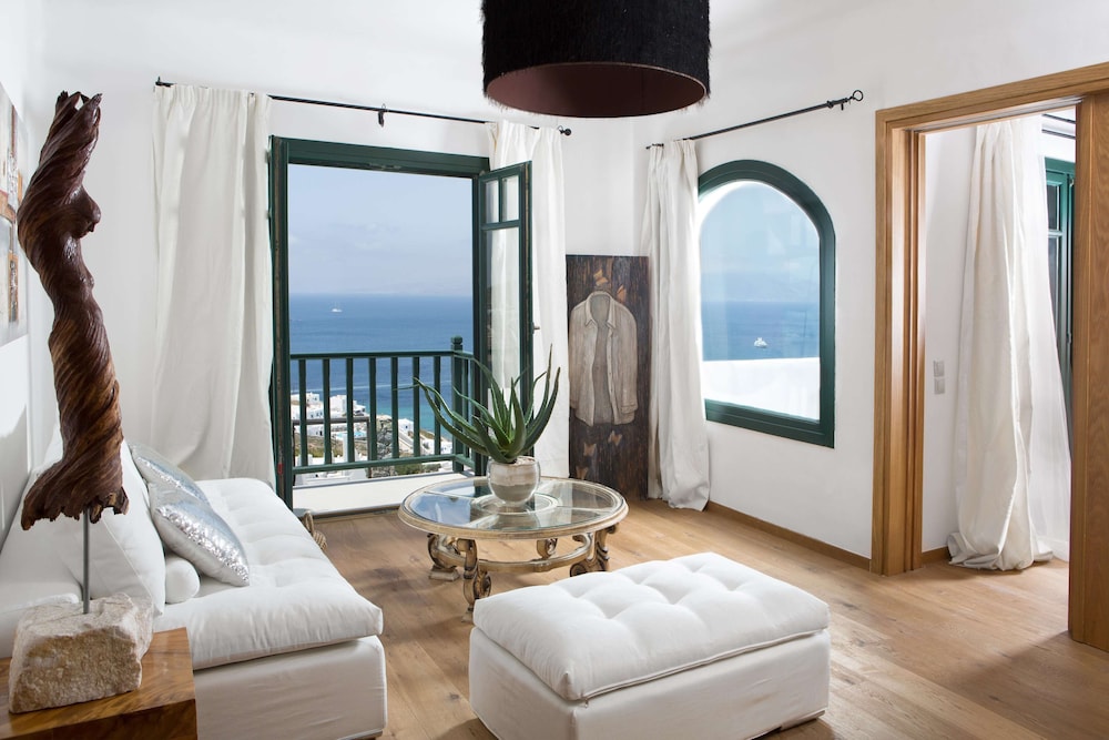 Tharroe of Mykonos — Hotel rooms in Mykonos Town, South Aegean
