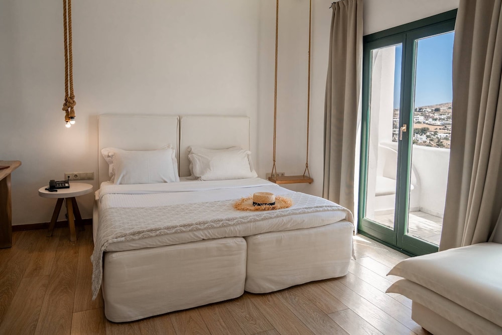 Tharroe of Mykonos — Hotel rooms in Mykonos Town, South Aegean