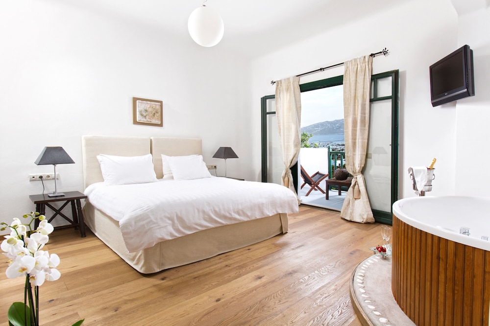 Tharroe of Mykonos — Hotel rooms in Mykonos Town, South Aegean