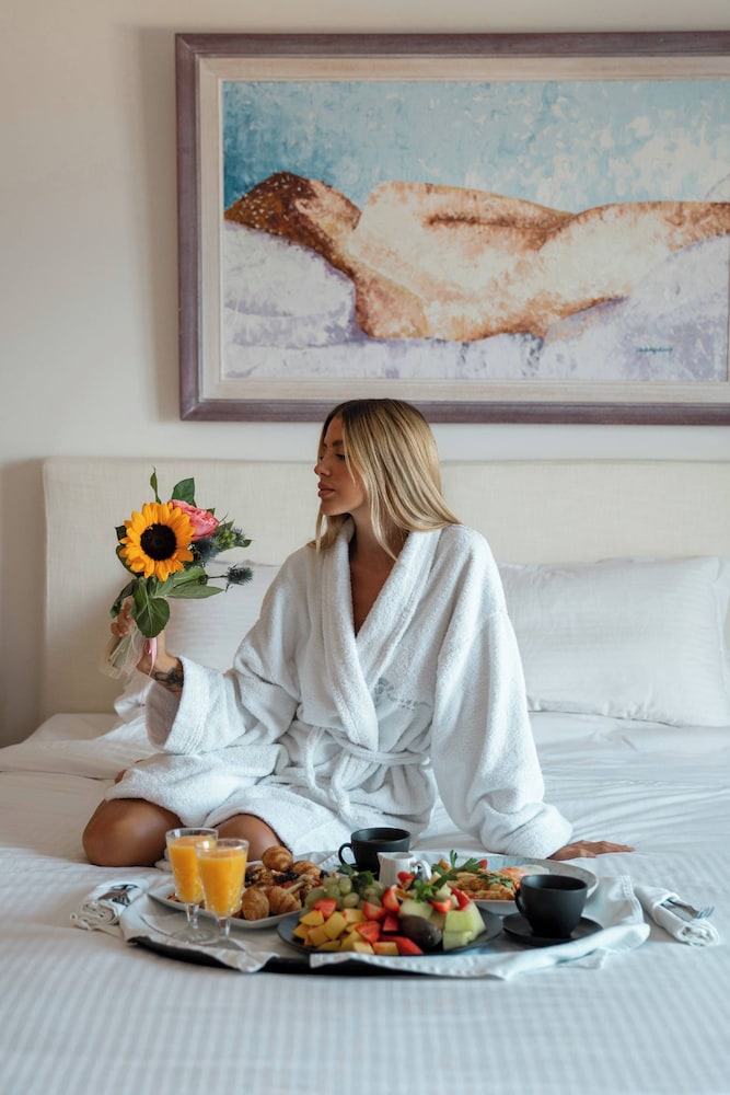 Tharroe of Mykonos — Hotel rooms in Mykonos Town, South Aegean