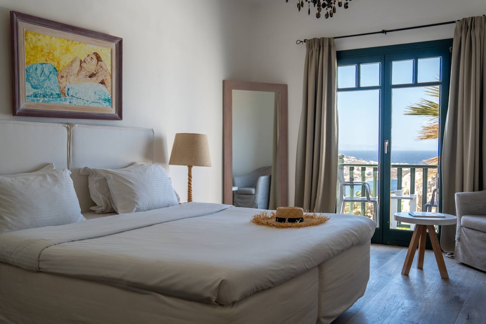Tharroe of Mykonos — Hotel rooms in Mykonos Town, South Aegean